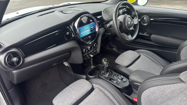 MINI Hatchback 135kW Cooper S Level 2 33kWh 3dr Auto Electric Hatchback